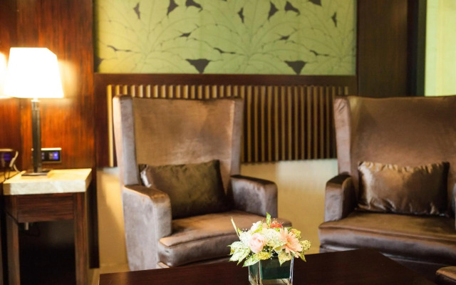 Royale Signature Hotel
