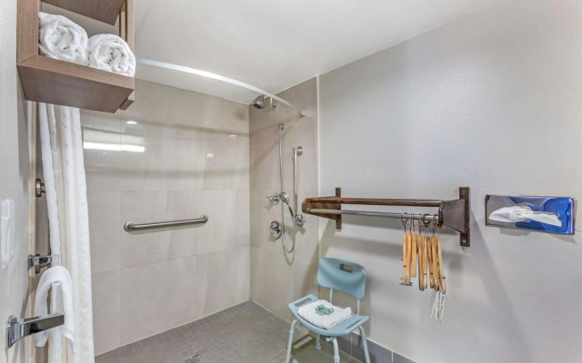 Super 8 by Wyndham South Holland