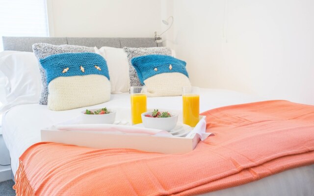 Snug with Views of the Chilterns