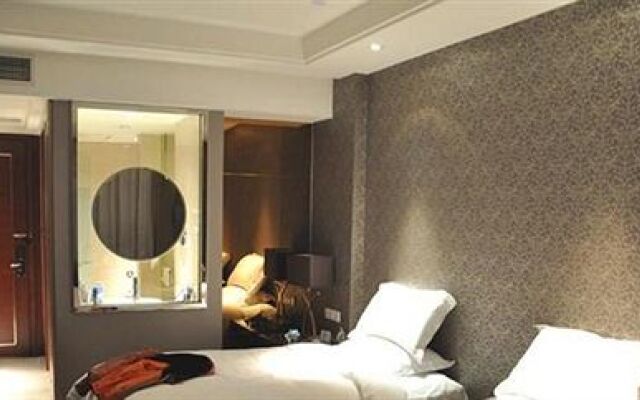 Langzhong Yuntianxi Century Hotel