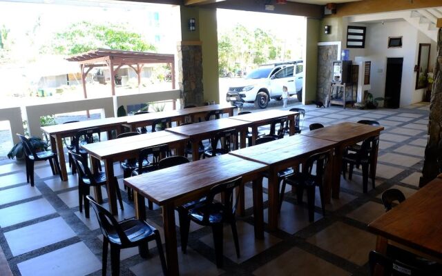 Pacific Waves Inn Annex