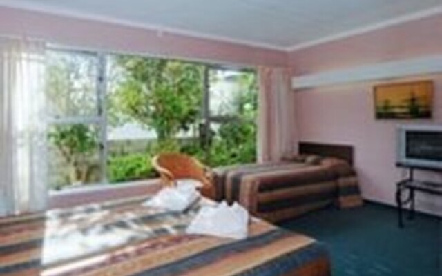 Thermal Oak Motel