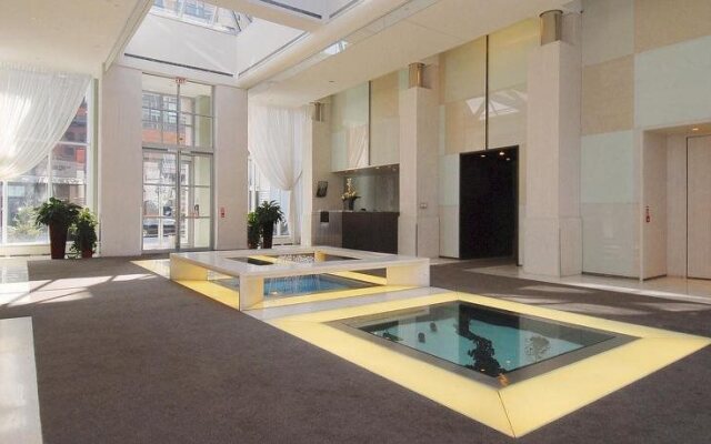 Royal Stays Suites - Blue Jays Way