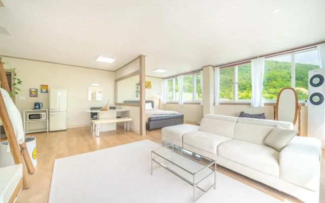 Yeosu Canada meo Village pet Pension