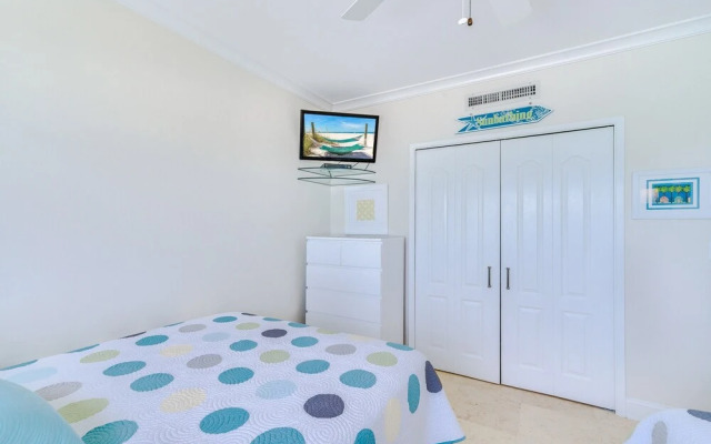 Regatta Beach Club N 913 by Vtrips