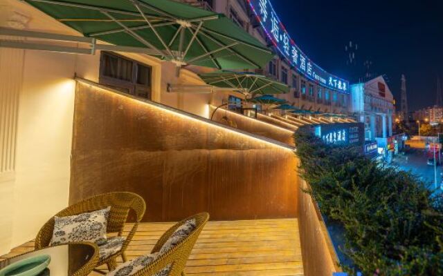 World Longquan Hotel (Shanghai Expo Exhibition Hall)