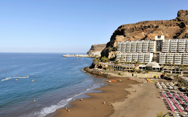 LIVVO Lago Taurito Hotel & Aquapark