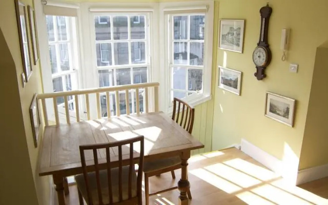 Calton Hill Apartment