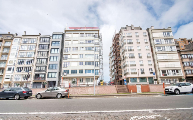 Snug Apartment in Wenduine near Sea