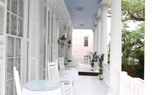 The Magnolia Mansion