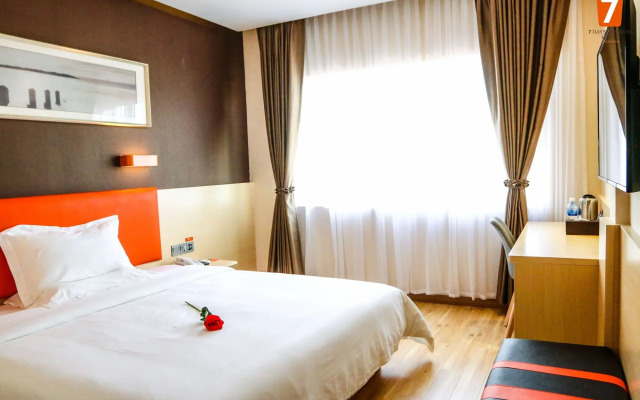 7 Days Premium Hotel