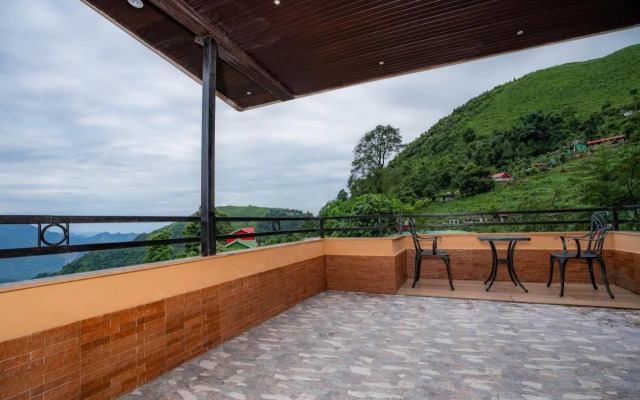 Summit Bougainvillea Tea Resort