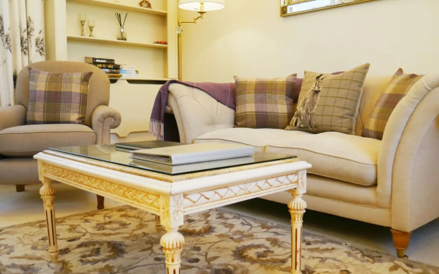 Hesketh Crescent 5 Star Apartment