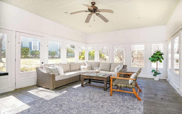 Stunning 5 Bdr, Walk to York Harbor Beach!