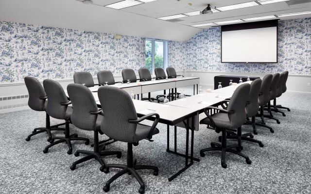 Tarrytown House Estate