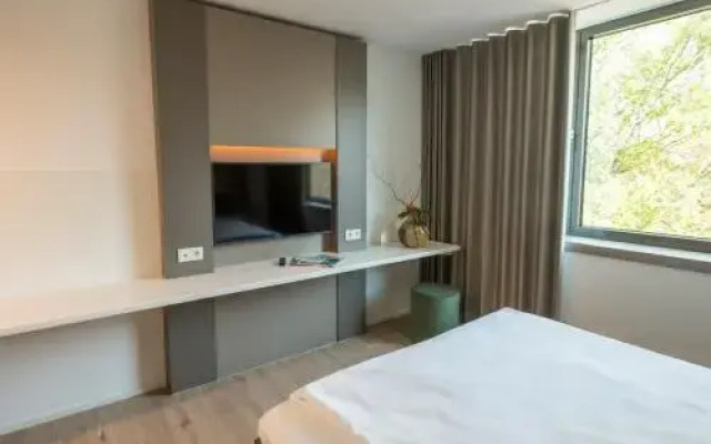 Motel B
