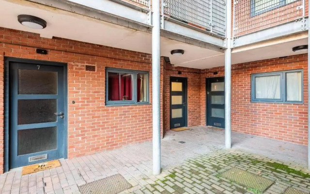 Sheffield Apt-sleeps 4-contractors & Families