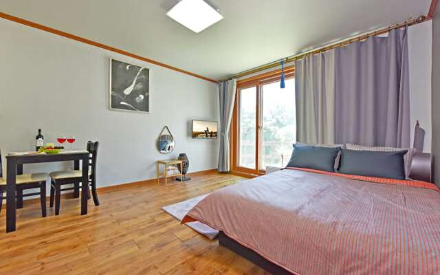 Pocheon Shine Hill Pension