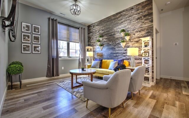Steelyard Apartment