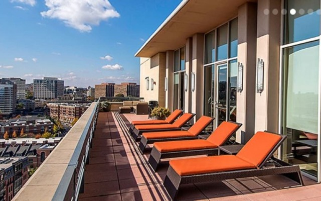 Global Luxury Suites in Rosslyn