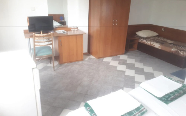 Family Hotel PRILIV