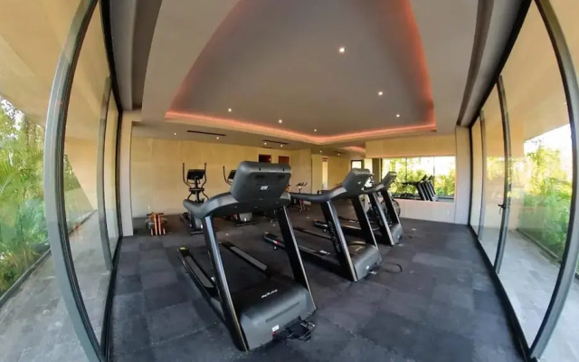 Immaculate Design Coupled With First-class Amenities Penthouse