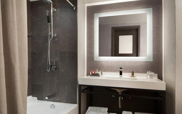 Holiday Inn Express And Suites by IHG