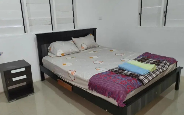 Single Room with Shared Kitchen and Living Room