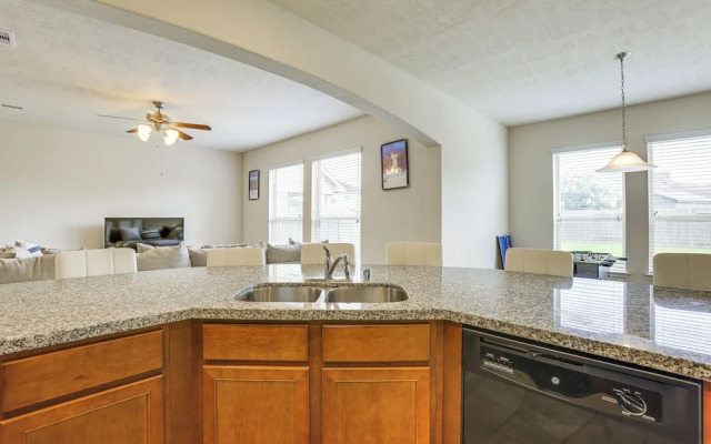 Covered Patio & Spacious Yard: Houston Area Home!