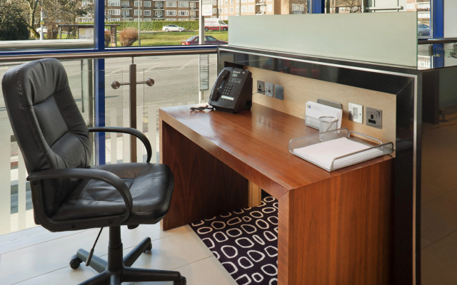 Holiday Inn Express London Golders Green