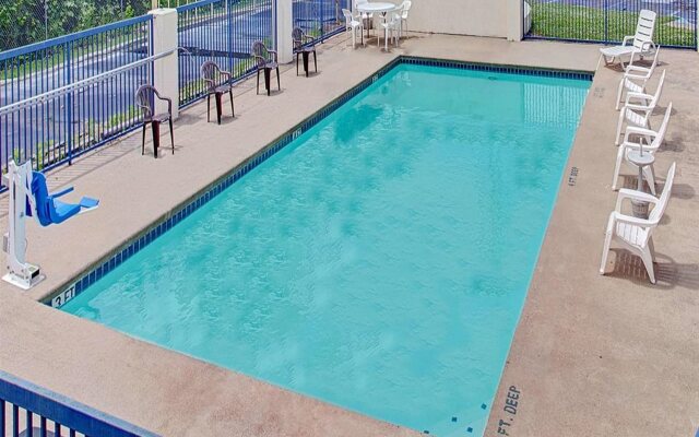 Americas Best Value Inn Memphis I-240