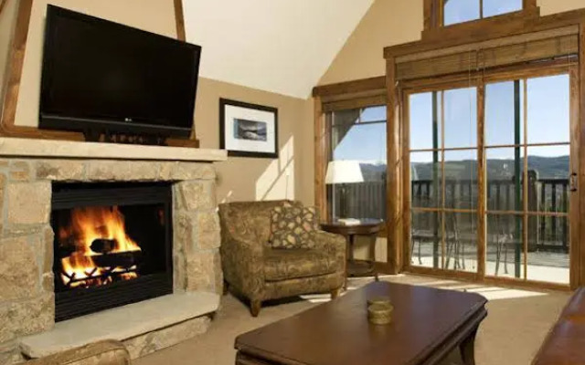 Crystal Peak Lodge