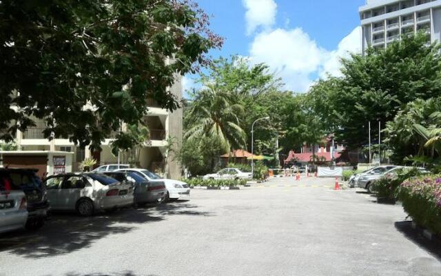 Menzan @ Bayu Emas Apartment