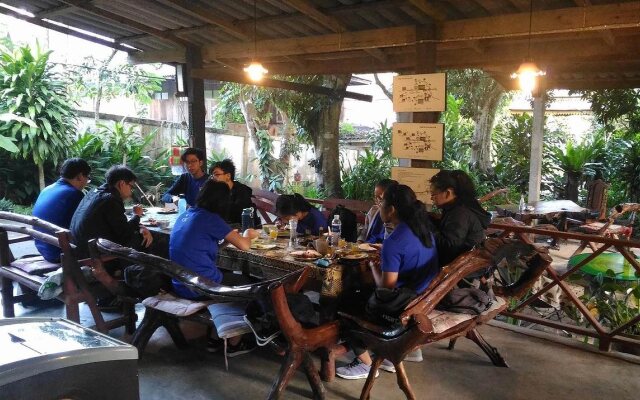 Mae Win Guest House and Resort