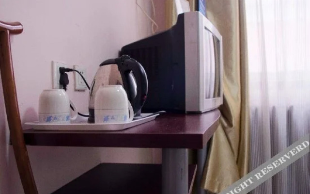 Super 8 Hotel (Beijing Shiliuzhuang Metro Station)