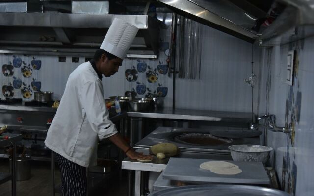 HOTEL MAMTA INTERNATIONAL , BIHARSHARIF - Nalanda- Bihar