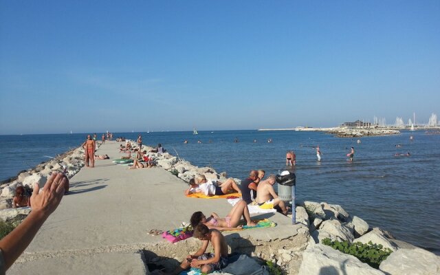 Appartamento sulla spiaggia con balcone