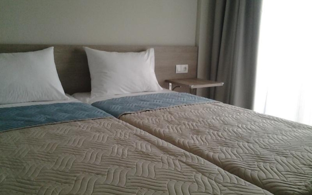 Lola Apartments