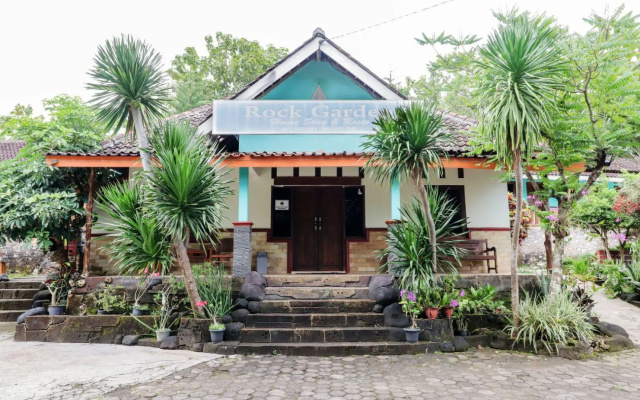 Rock Garden Homestay & Resto