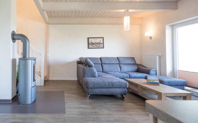 Exclusively furnished 5-star holiday home near the beach.