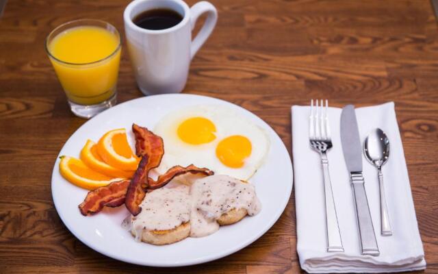 Holiday Inn & Suites Dallas-Addison by IHG