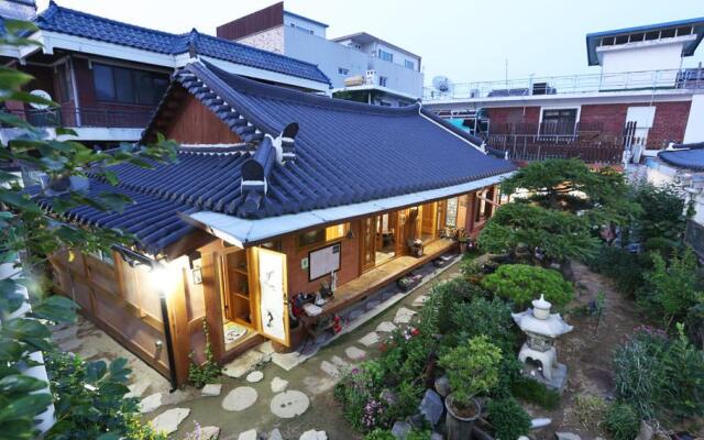 jeonjuhanogmaeul joheunnal geseuteuhauseu