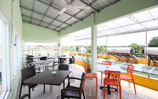 RedDoorz Plus near Taman Sari