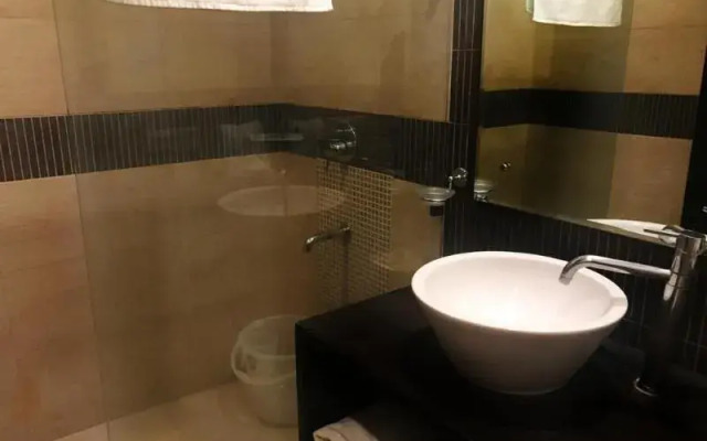 Fabhotel Camria Dlf Phase 3