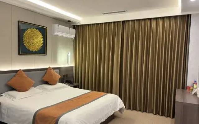 Hot Spring Holiday Hotel