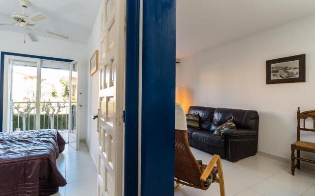 Aj-7 Calella DE Palafrugell 4 PAX