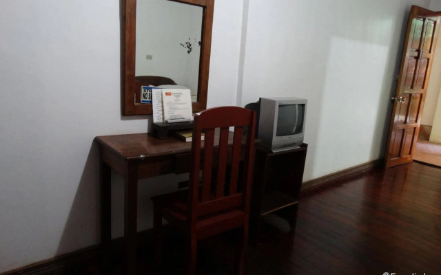 OYO 621 De Loro Inn