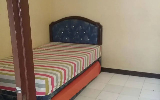 Budi House & Food Station