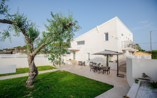 IzzHome Bella Vita Superior Room