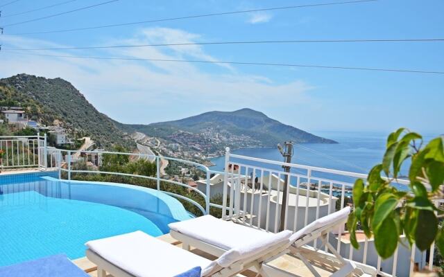 Villa Summer by Akdenizvillam